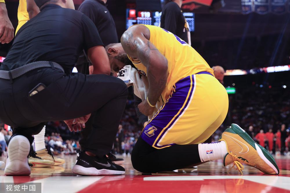 由要求球员 由要求球员